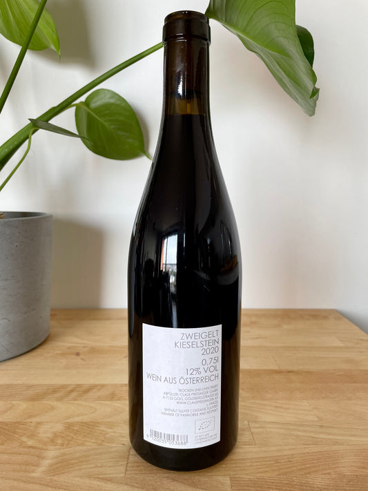 Back label of Claus Preisinger Kieselstein natural wine bottle
