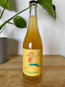 Front label of Indomiti Oppla natural wine bottle