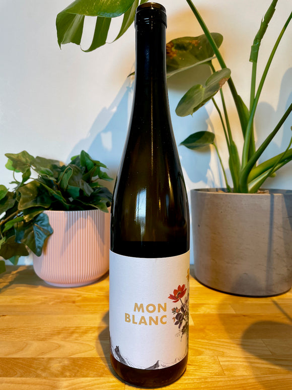 Front label of Jurtschitsch Mon Blanc natural wine bottle