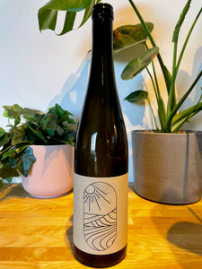 Front label of Kamptal Kollektiv White natural wine bottle