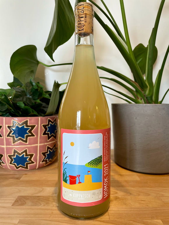 Front label of Koppitsch Homok natural wine bottle