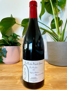 Front label of La Porte Saint Jean Les Pouches natural wine bottle