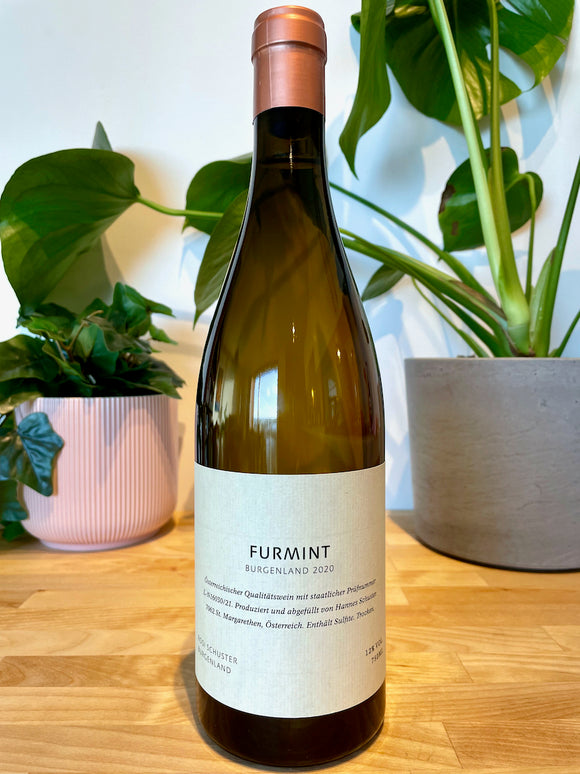 Front label of Rosi Schuster Furmint natural wine bottle