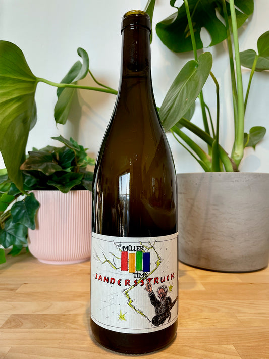 Front label of Staffelter Hof It's Muller Time natural wine bottle